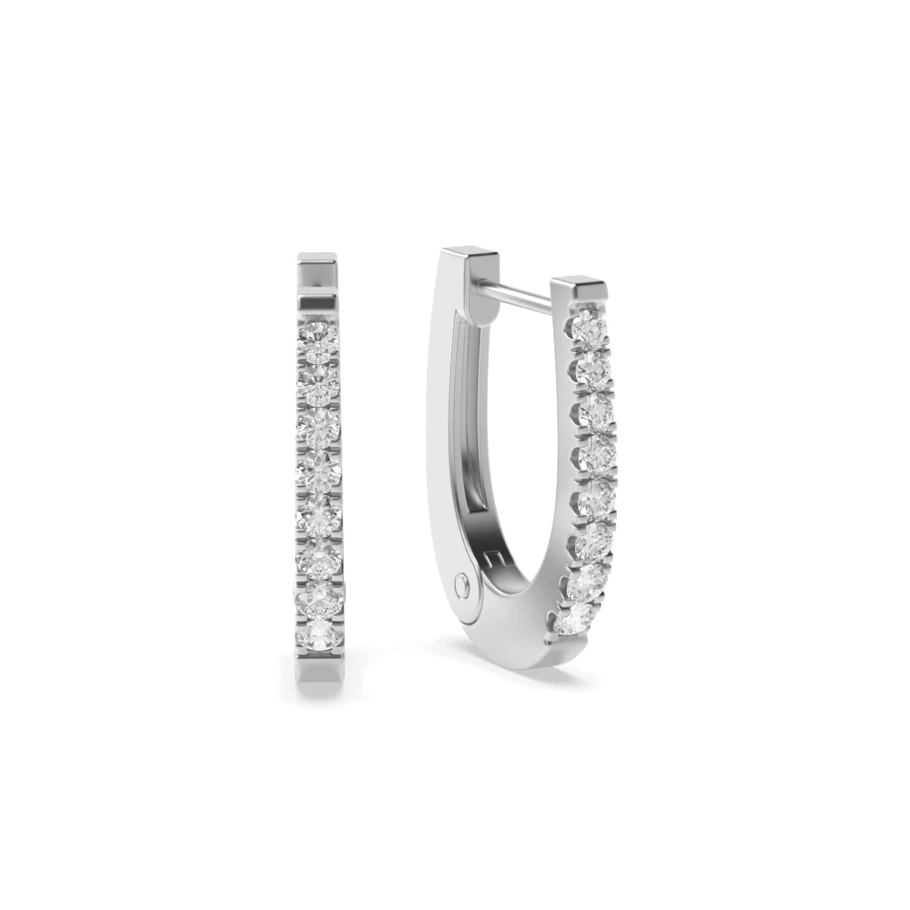 Oval shaped ring